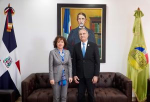 Embajadora de España visita el TSE para conocer su rol en la justicia electoral dominicana
