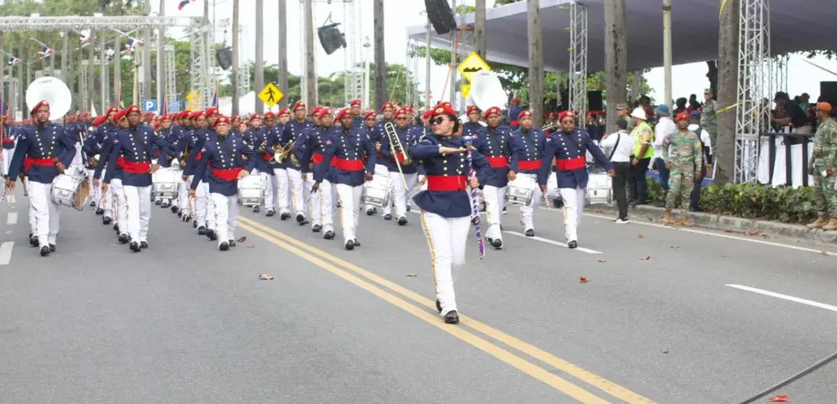 Desfile militar encabezado por el Presidente Abinader mostró modernización y capacidad de las fuerzas del orden