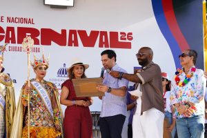 El Desfile Nacional de Carnaval 2026 llena de color, música y alegría el malecón de Santo Domingo