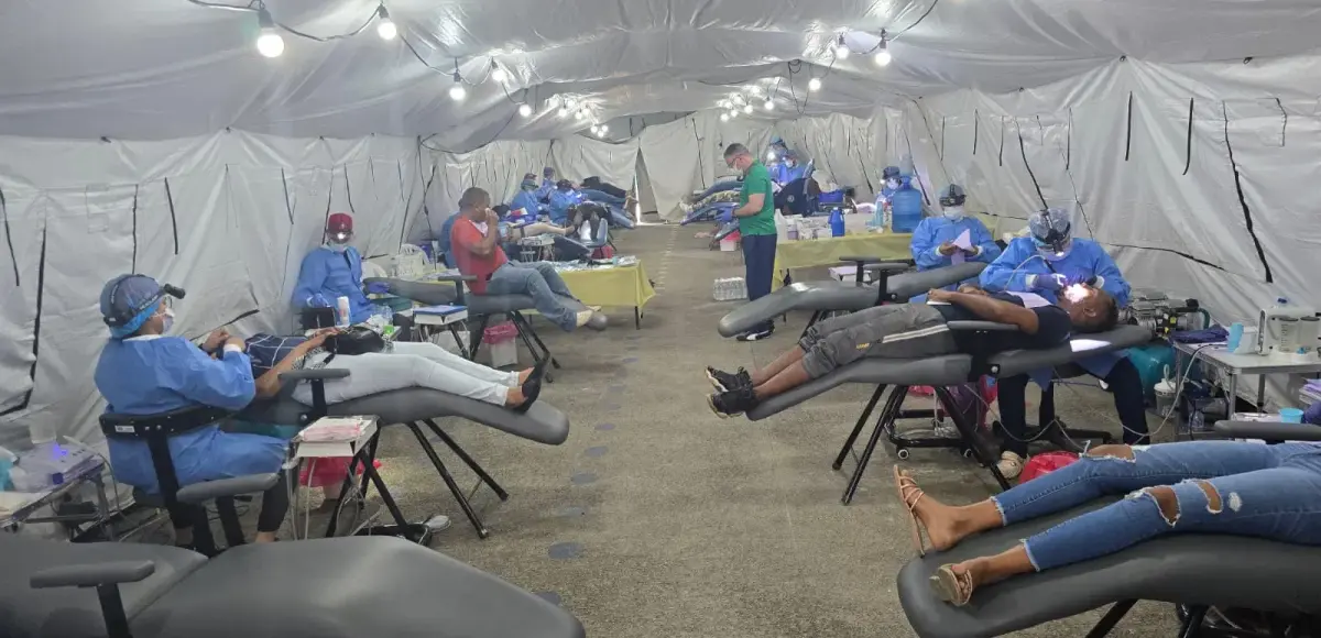 Médicos dominicanos residentes Nueva York realizan operativo de salud en Santo Domingo Este