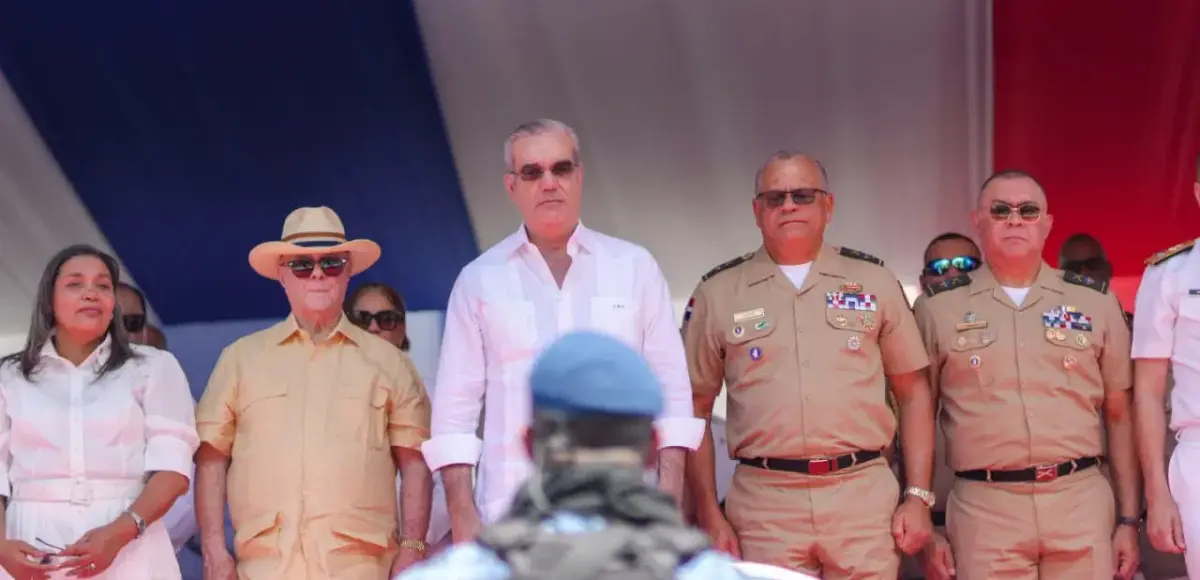 Presidente Abinader encabeza desfile cívico-militar y policial en conmemoración del 182 aniversario de la Batalla del 19 de Marzo