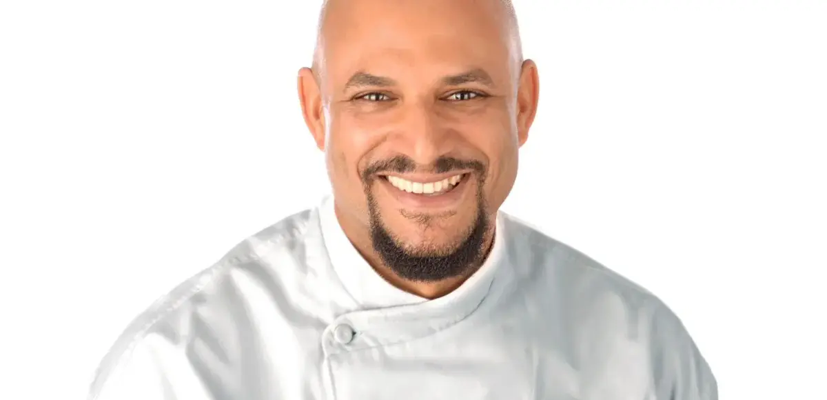 Chef Martín Omar presenta habichuelas con dulce con ingredientes que desafían al paladar