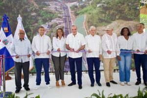 Presidente Abinader inaugura ampliación a cuatro vías de la entrada a Samaná