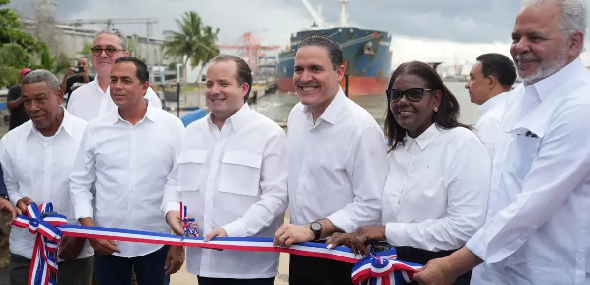 Paliza y Jean Luis Rodríguez inauguran muelle pesquero de Haina