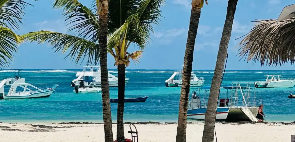 Adompretur exhorta regular el caos marítimo en franja de bañistas en playa de Bávaro