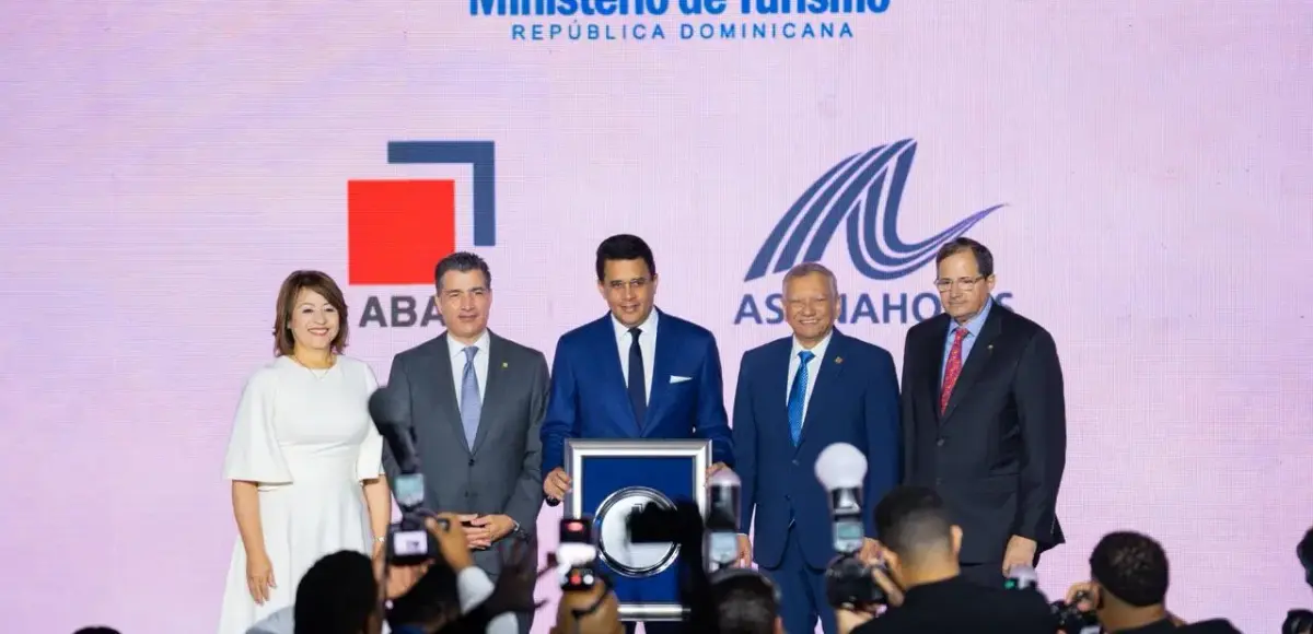 Asociación de Bancos de la República Dominicana reconoce labor del ministro David Collado