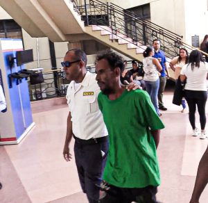 Dictan un mes de prisión preventiva contra hombre acusado de atentar contra el sistema eléctrico en Santiago