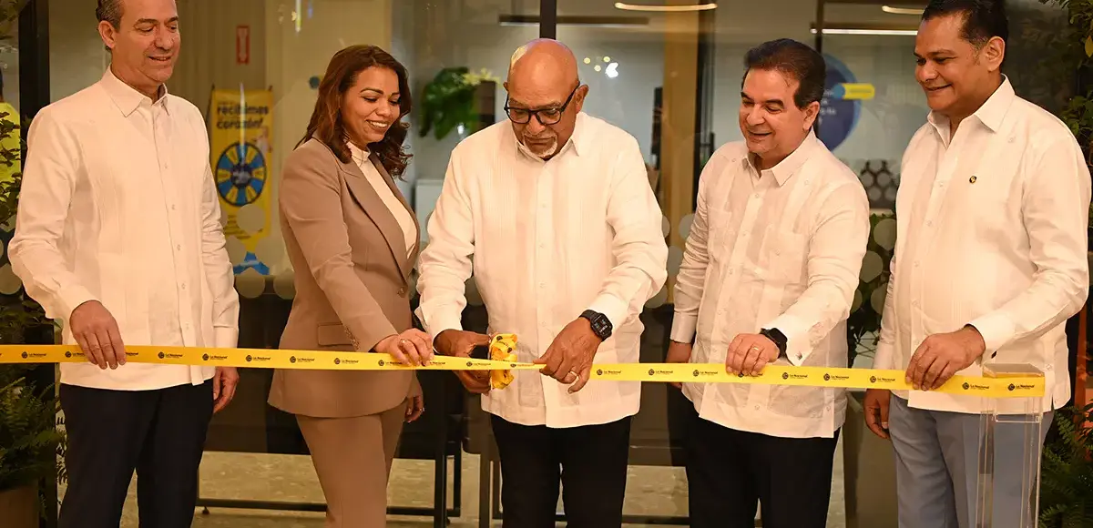 La Nacional inaugura moderna sucursal en Ágora Santiago Center