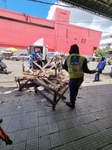 Alcaldía del DN recibe respaldo de asociaciones de buhoneros para recuperar espacios ocupados en las avenidas Duarte y París