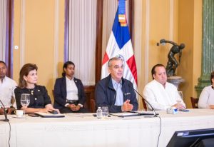 Presidente Abinader dice que la prioridad del Gobierno es salvar vidas, proteger las propiedades y preservar las infraestructuras; llama a la población a evitar zonas de riesgo
