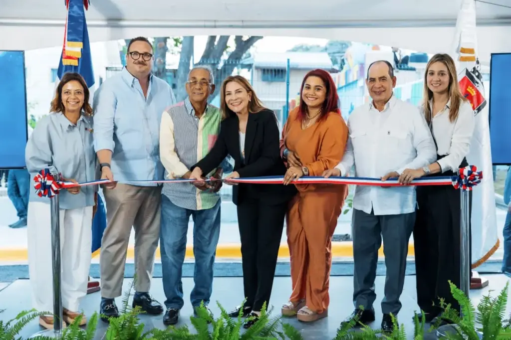 Carolina lleva alegría y bienestar a la comunidad con entrega del renovado parque Urbanización Solimar