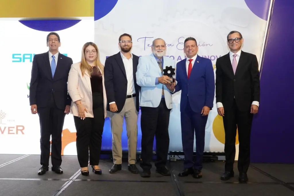 Casa Oliver es reconocida por su aporte a la innovación industrial dominicana