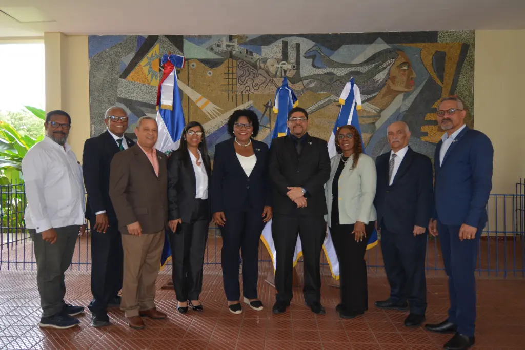 Facultad de Ingeniería y Arquitectura (FIA) celebra 69 aniversario y presenta rediseño curricular