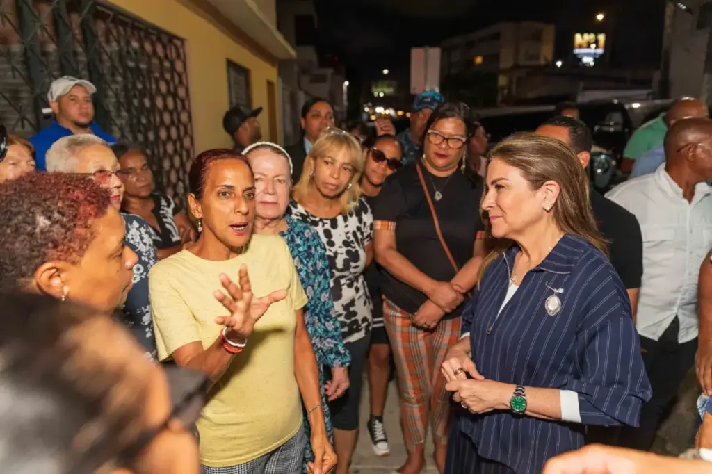 Carolina Mejía lleva iluminación y seguridad al sector Don Bosco con programa Sectores Iluminados Más Seguros
