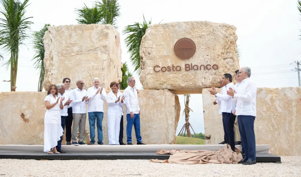 Presidente Abinader anuncia transformación integral de Boca Chica con inversión superior a RD$20 mil millones