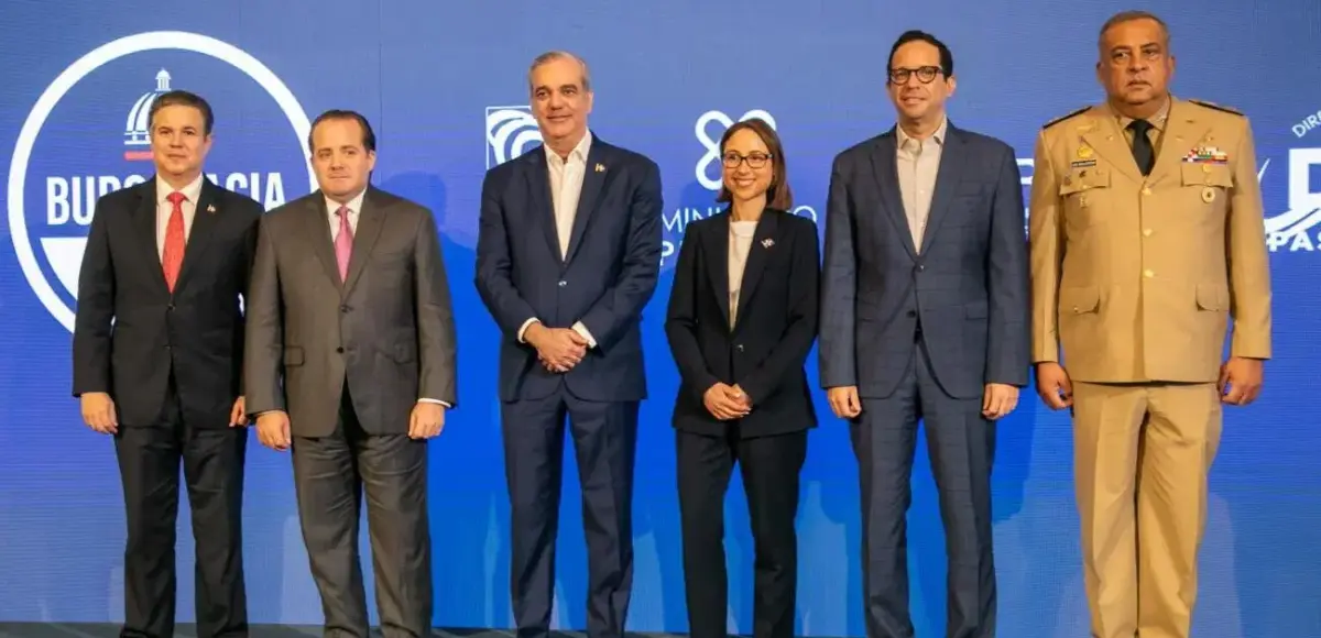 Gobierno presenta nuevo sistema de Permiso de Salida de Menor 100 % digital