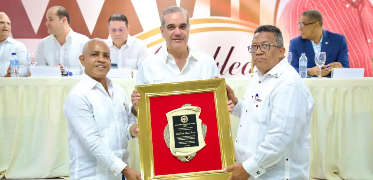 Presidente Abinader afirmó que el Gobierno continuará apoyando a los pequeños y medianos productores de la harina