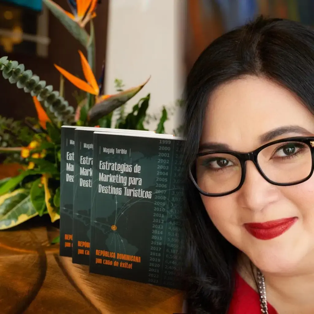 Magaly Toribio imparte a miembros de Adompretur un taller sobre comunicación turística en tiempos de crisis