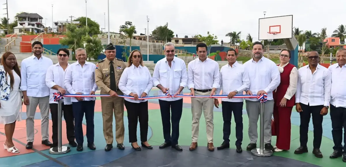 Presidente Abinader y Collado inauguran bulevar de la Salud en Haina con inversión de 165 millones de pesos