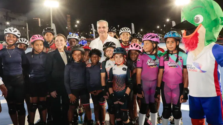 Presidente Luis Abinader y alcaldesa Carolina Mejía inauguran el “Paseo 30 de Mayo”