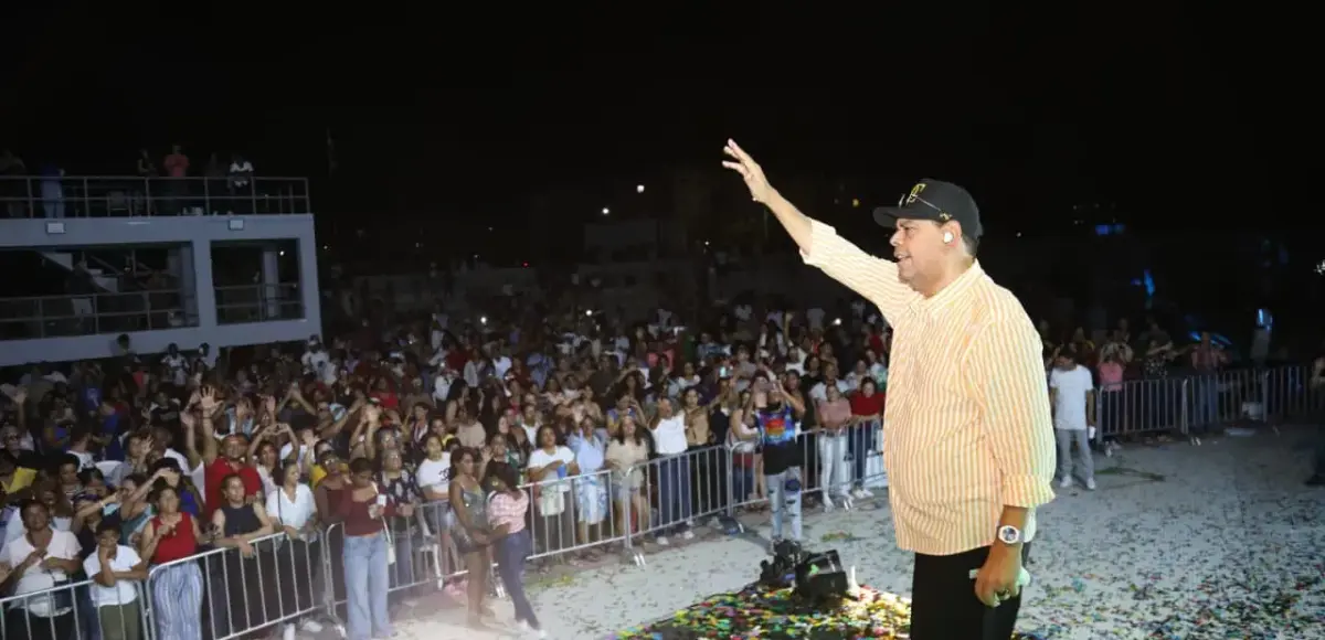 Emociones a flor de piel en concierto "Qué vivan las madres"