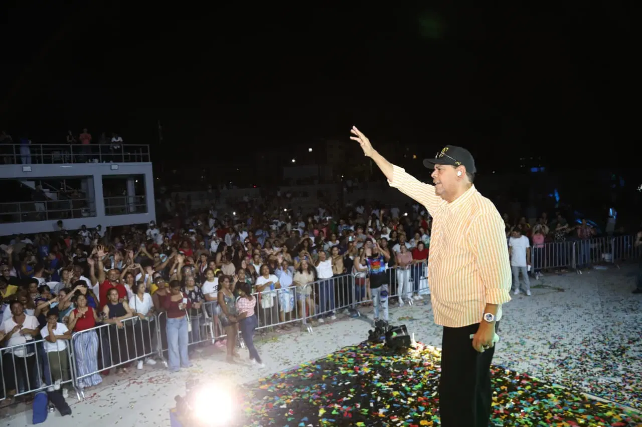 Emociones a flor de piel en concierto »Qué vivan las madres»