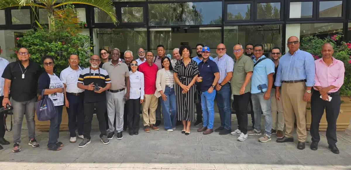Adompretur celebra el Día del Padre con agasajo y recorrido en el Centro Histórico Ron Barceló