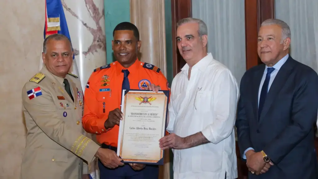 Gobierno venezolano confiere a RD Orden Héroe de Venezuela por invaluable contribución ante terremotos