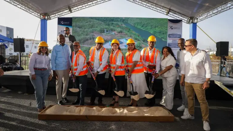 Vicepresidenta Raquel Peña entrega nuevas obras e inicia proyecto de agua potable en La Romana