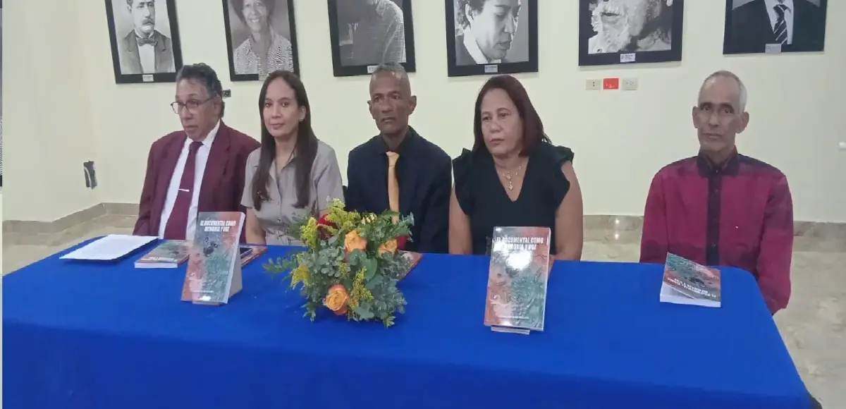 Cesáreo Silvestre presenta en Santo Domingo su libro 'El documental como memoria y voz' dedicado a René Fortunato