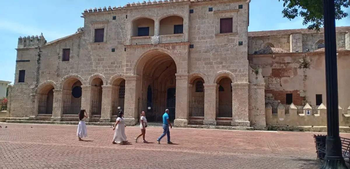 La Catedral Primada de América uno de los principales atractivos de la Ciudad Colonial