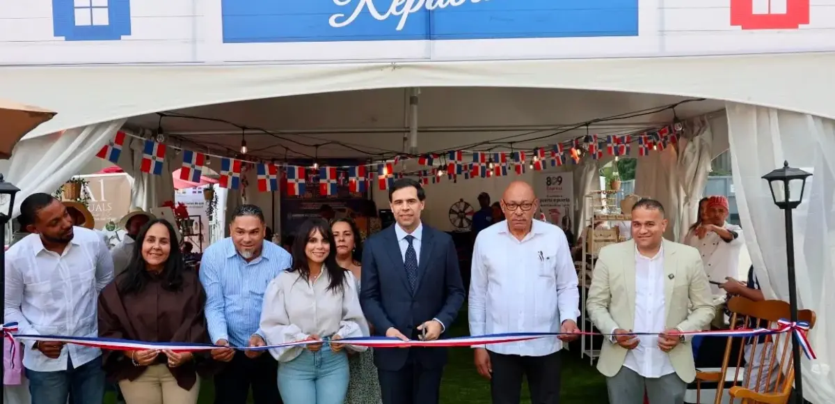 Roberto Ángel Salcedo encabezó el Festival de Cultura Panamericano en Toronto