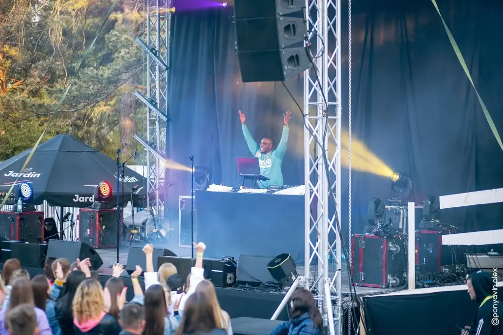 DJ LopeToms, un dominicano que continúa conquistando al público ruso