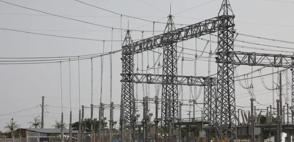 Presidente Abinader visita construcción central termoeléctrica Generadora San Felipe Andrés I