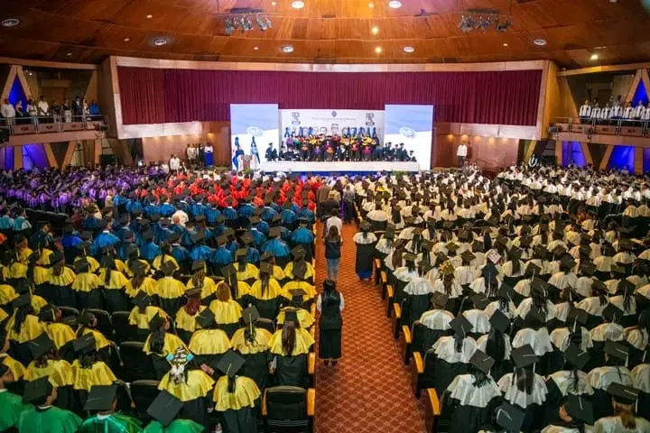 UASD gradúa 716 nuevos profesionales, "los nuevos restauradores de la nación"