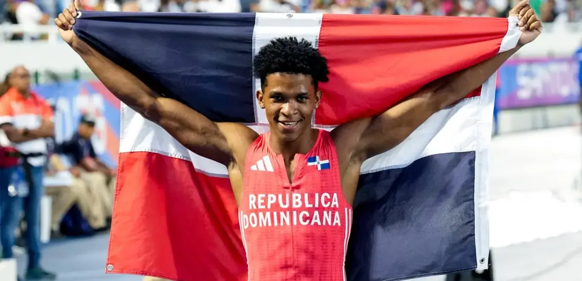 Dominicano Yeral Núñez obtiene medalla de oro en 400 metros con vallas