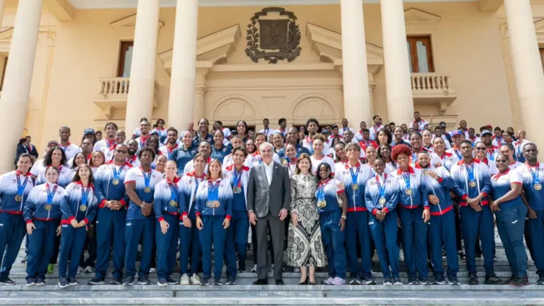 Presidente Abinader anuncia incorporación de medallistas de Santo Domingo 2026 al Parni y aumento de incentivos a partir de 2027