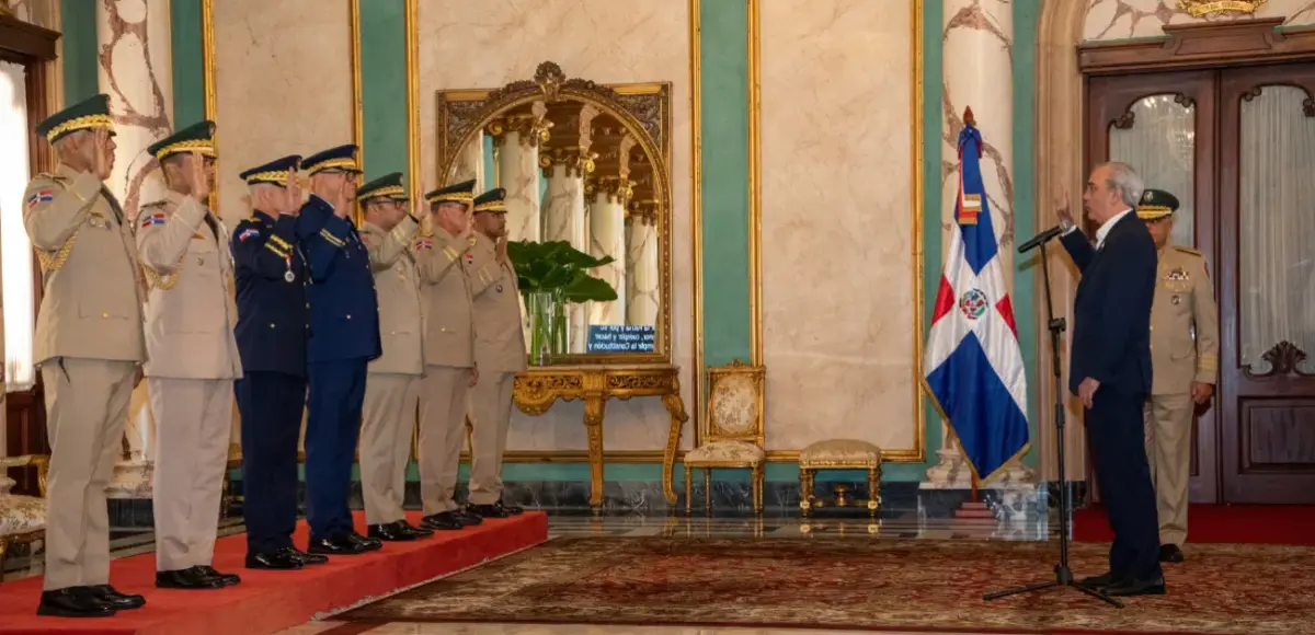 Abinader juramenta nuevos comandantes del Ejército y la Fuerza Aérea y al director de la Policía Nacionalza Aérea y al director de la Policía Nacional