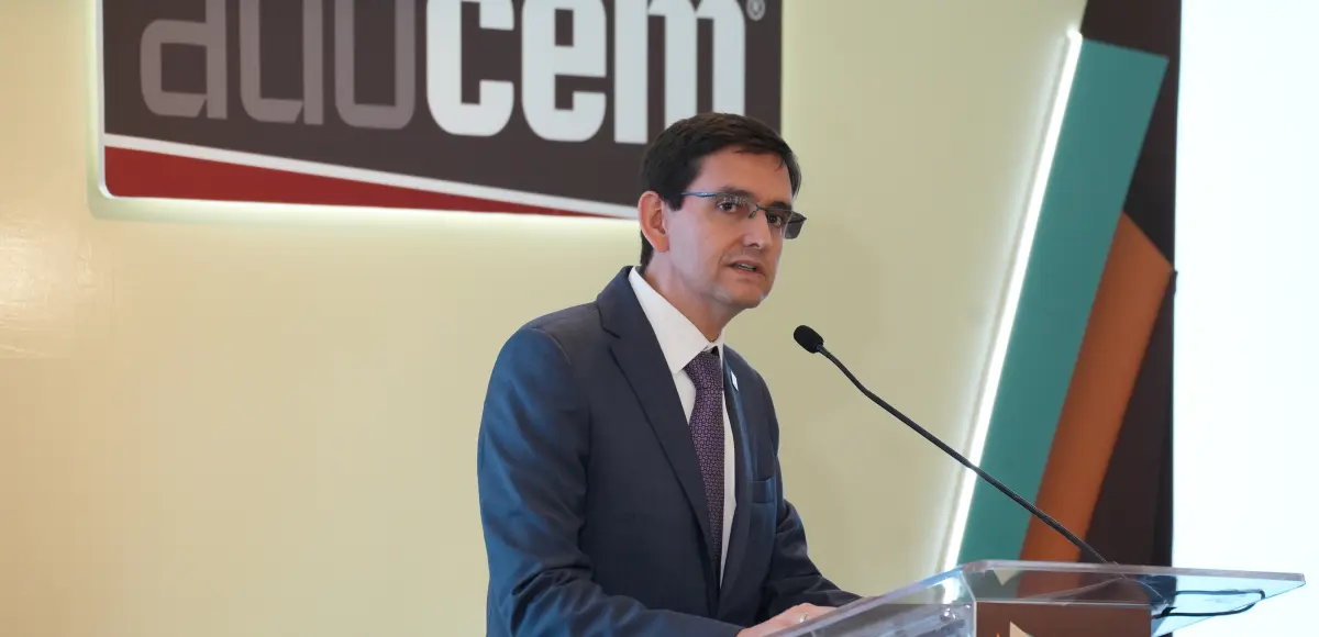 Cemento: entre los productos que sostienen las exportaciones nacionales y reflejan la capacidad industrial dominicana
