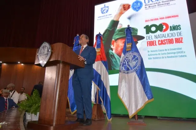 UASD conmemora centenario del natalicio de Fidel Castro con gala cultural