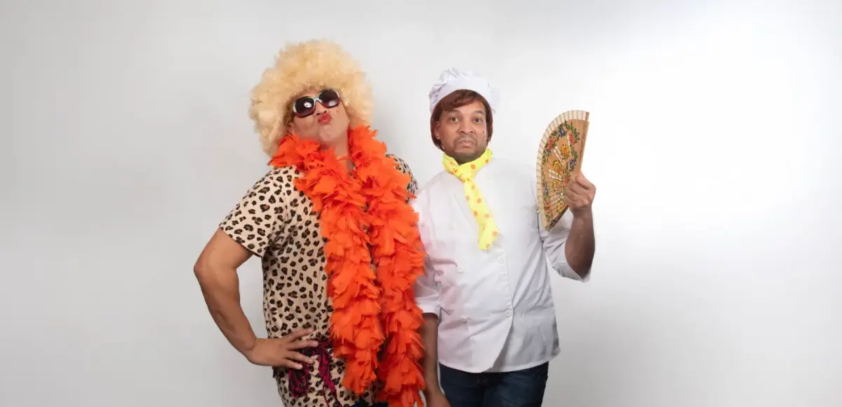 "Ni Locas, Ni Cuerdos" combina humor y transformaciones en escena