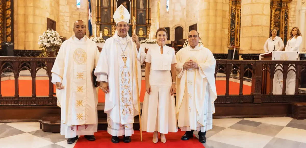 Carolina Mejía conmemora el 528 aniversario de Santo Domingo