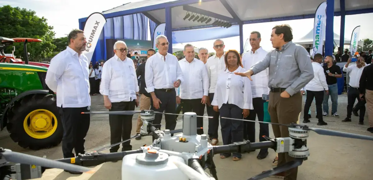 Presidente Abinader pide a agricultores seguir tecnificándose para eliminar la mano de obra extranjera