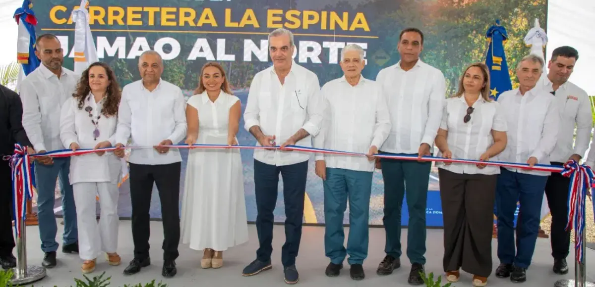 Presidente Luis Abinader inaugura carretera Las Espinas en Jamao al Norte