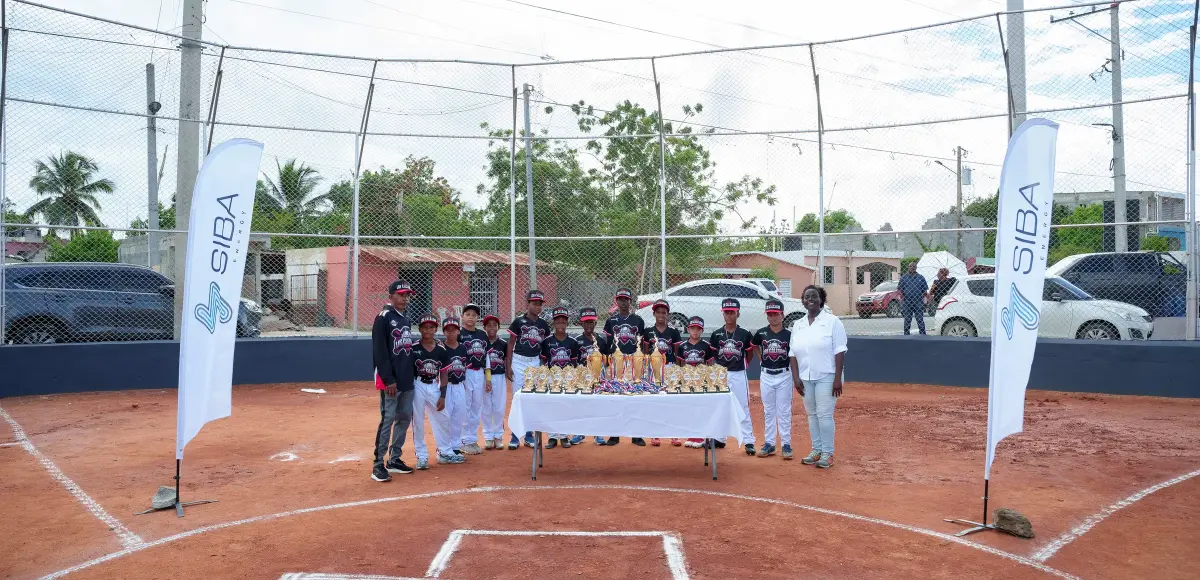 SIBA Energy entrega renovado el Play Los Tanquecitos en Boca Chica