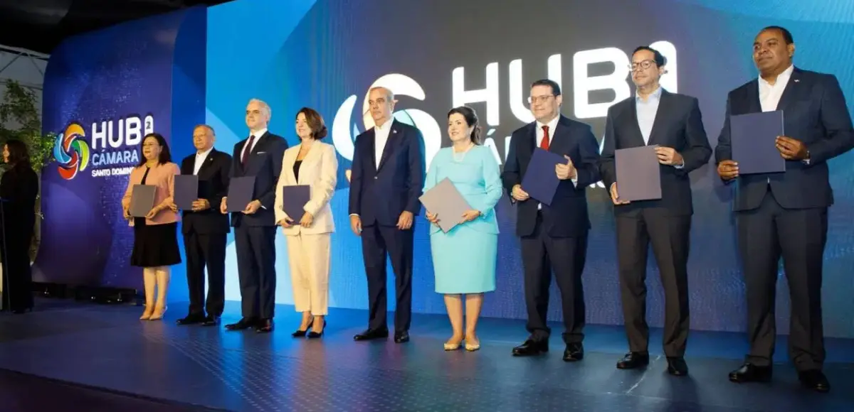 Gobierno dominicano y Amazon Web Services lanzan programa de 50,000 becas para capacitar en inteligencia artificial y computación en la nube