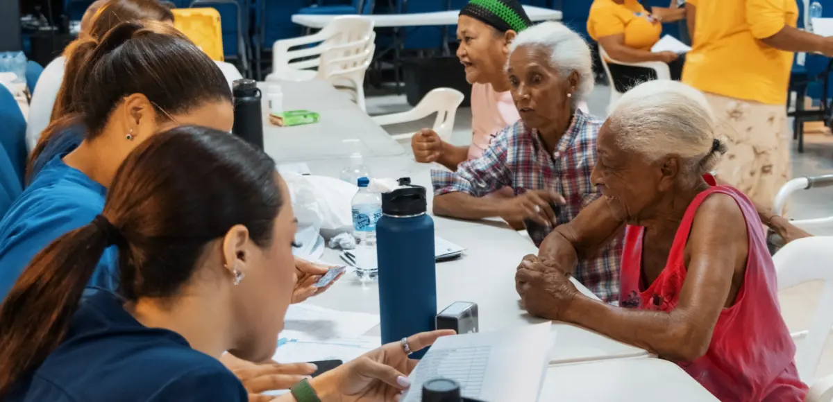 Carolina Mejía realiza gran operativo médico y social en Villas Agrícolas