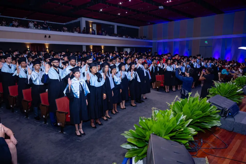 Universidad APEC (Unapec) grdua 858 nuevos profesionales en 59.ª Graduación Ordinaria