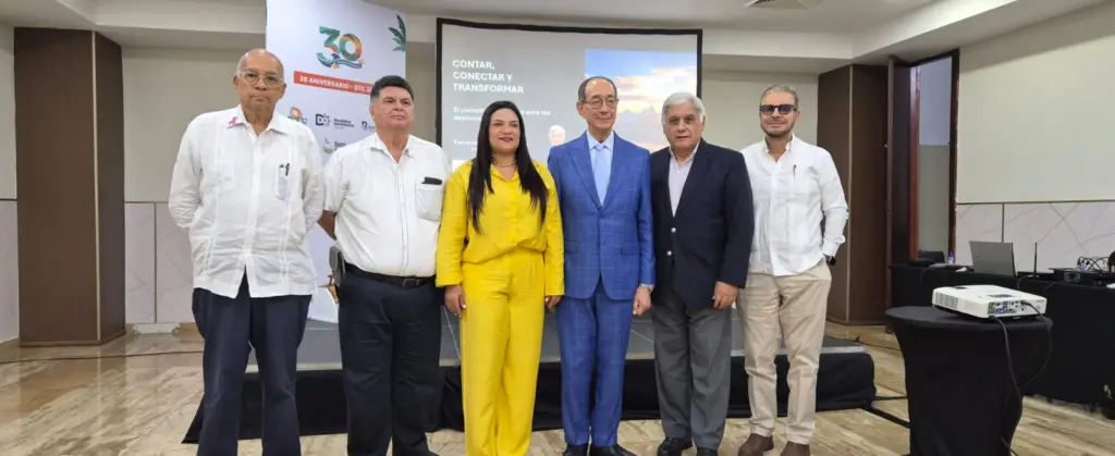 Adompretur reúne a periodistas en foro internacional sobre turismo