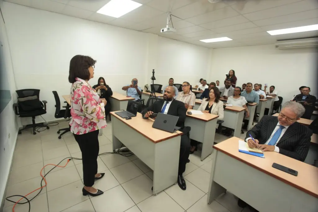 UASD realiza charla sobre la Norma ISO 21001:2025